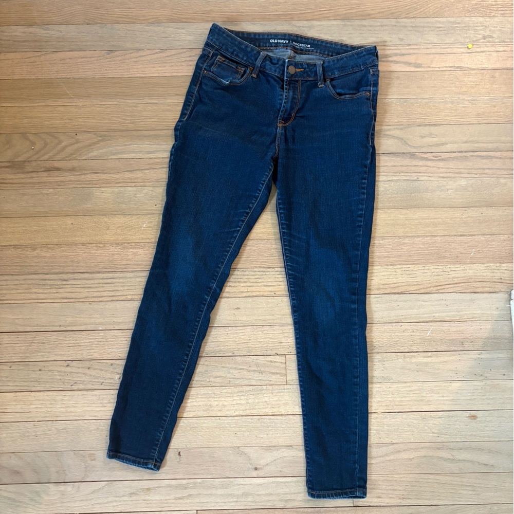 Old navy rockstar mid rise size 6 short